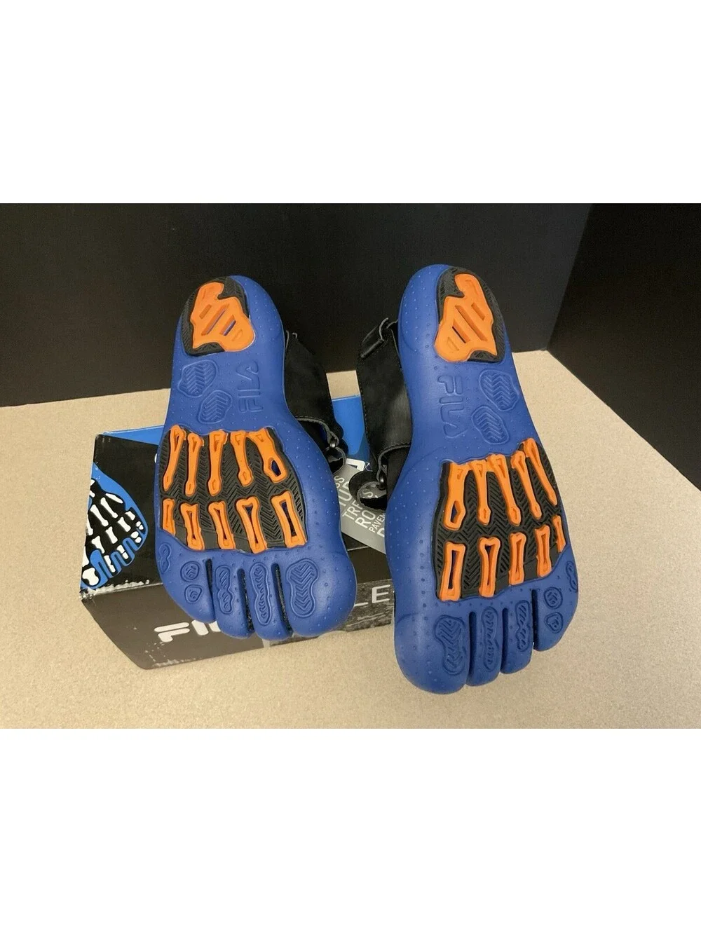 New! Mens Fila Skele-Toes EZ Slide Drainage Hiking/Water/Outdoor Shoes. Size 9.